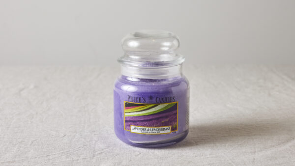 נר Price’s Candles – לבנדר ולמון גראס